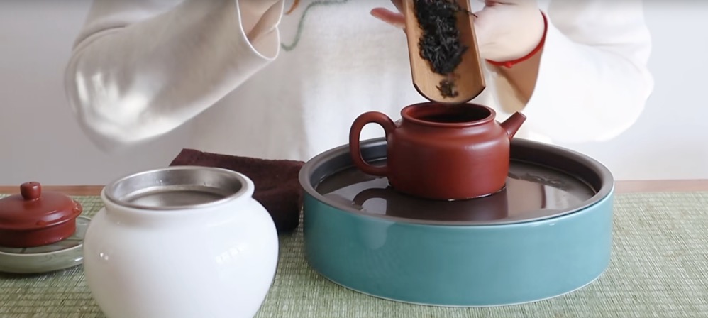 clean a new yixing teapot